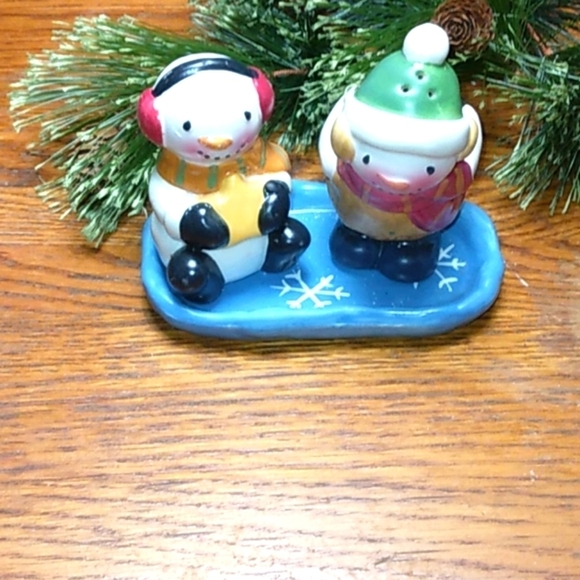 Holiday salt & pepper set - Picture 1 of 7